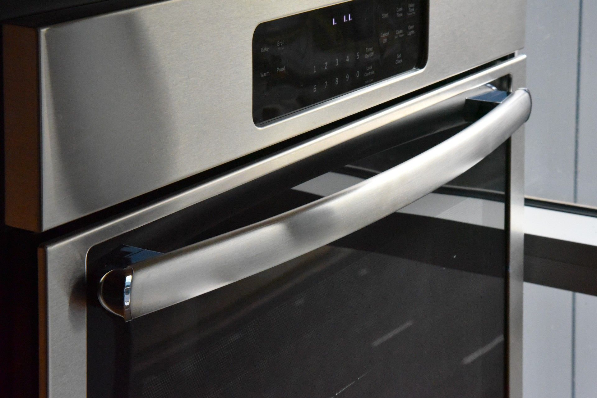 Van Alen apartment GE oven detail view